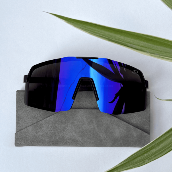 OAKLEY Sports' Oversized Sunglass