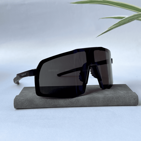 OAKLEY Sports' Oversized Sunglass - Image 2